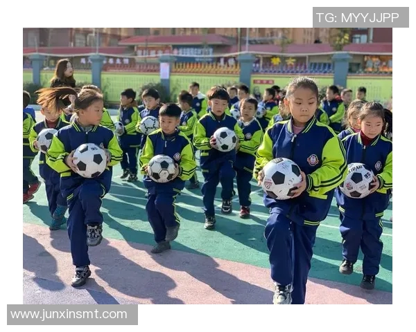 快乐足球操小学生健康成长的运动视频教学指南